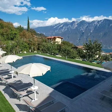 Hotel apartamentowy Borgo Ermanno 4*