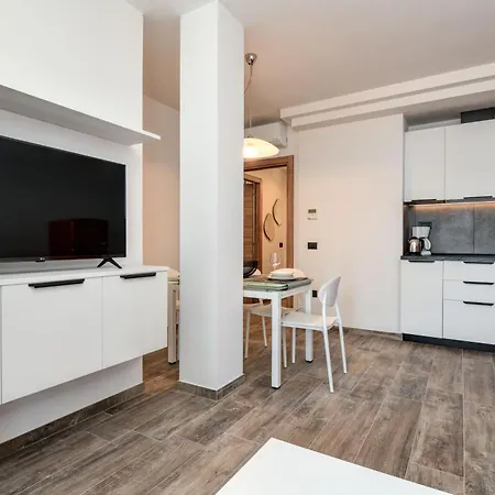Ξενοδοχείο με διαμερίσματα Borgo Ermanno Tignale